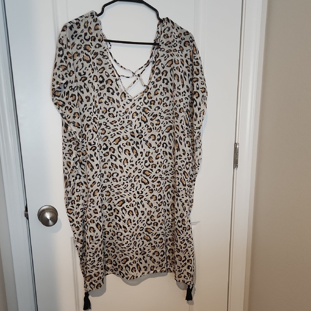 CUTE Leopard Print V-Neck Cover-Up!